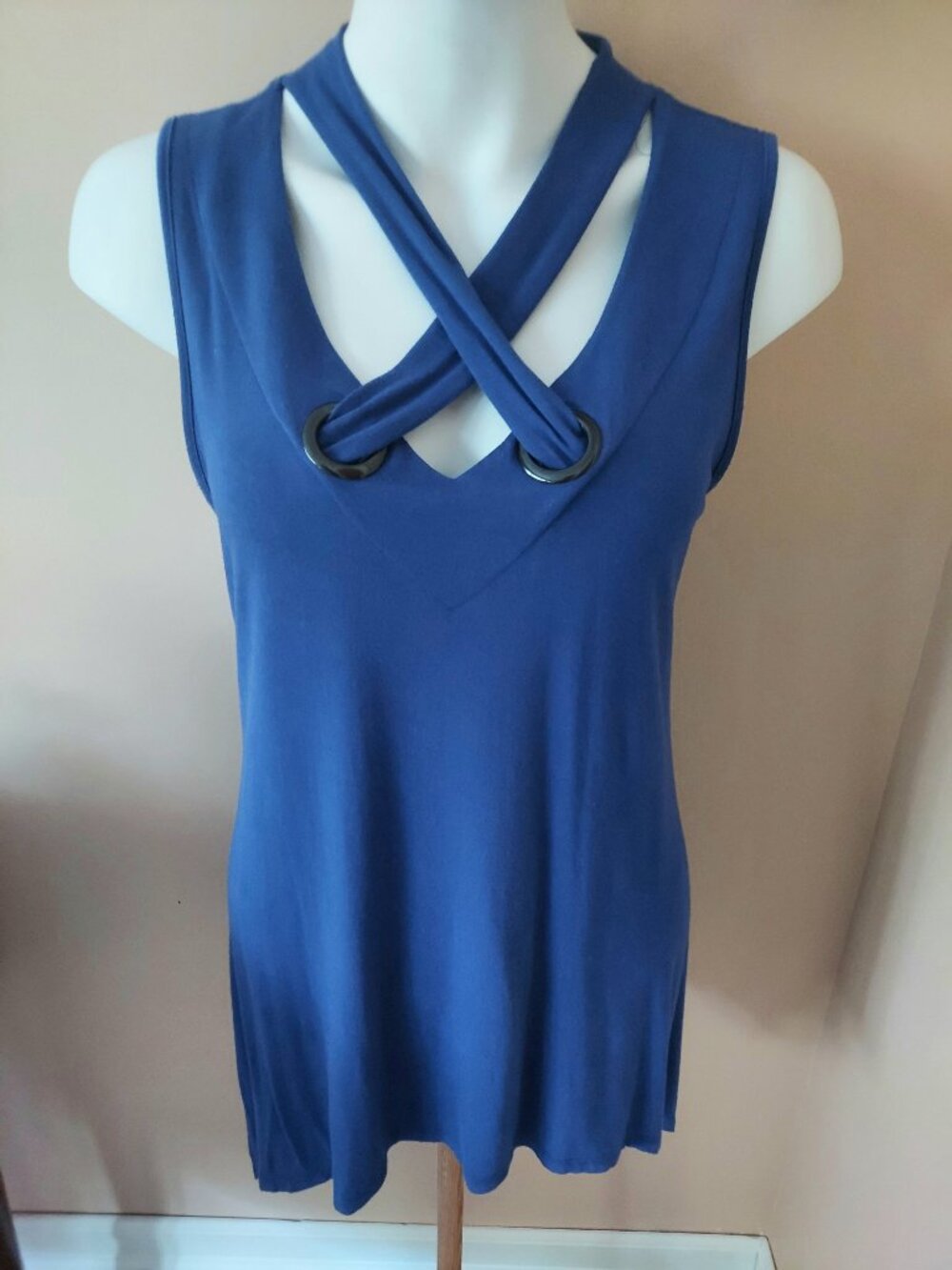 Cable & Gauge Sleeveless Curved Hem Tank Top Size L